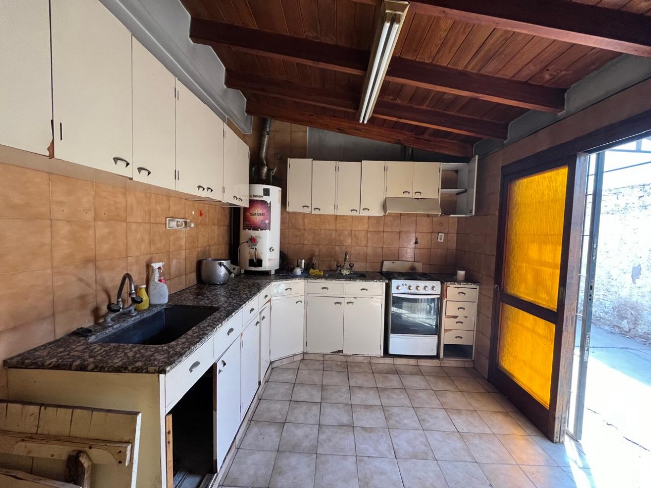 CASA CON GALPON EN VENTA - SEXTA SECCION, CAPITAL - MENDOZA